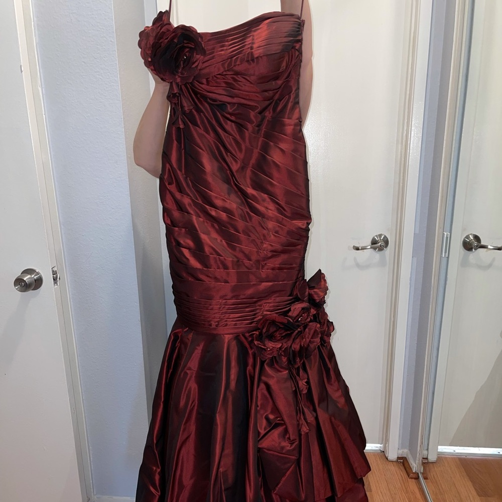 Evening gown with flower detail